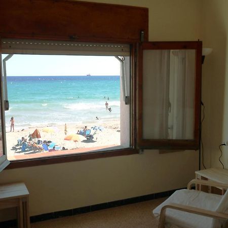 El Faro Apartaments Platja Llarga-Les Salines-Tgn 塔拉戈纳 外观 照片