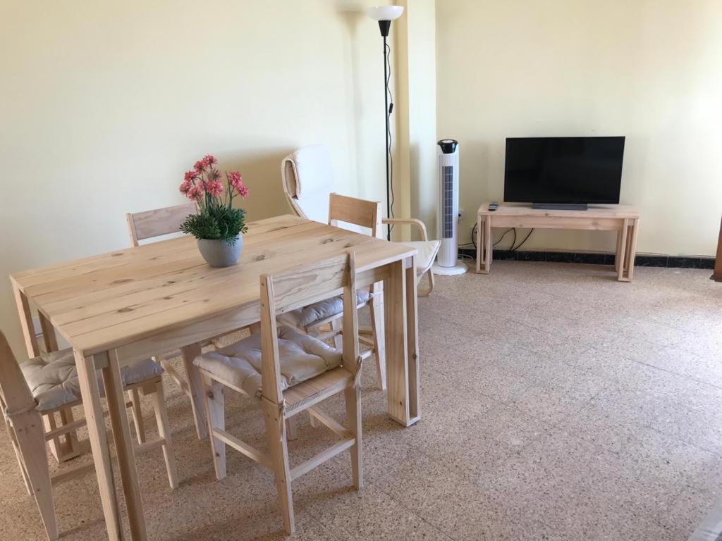 El Faro Apartaments Platja Llarga-Les Salines-Tgn 塔拉戈纳 外观 照片