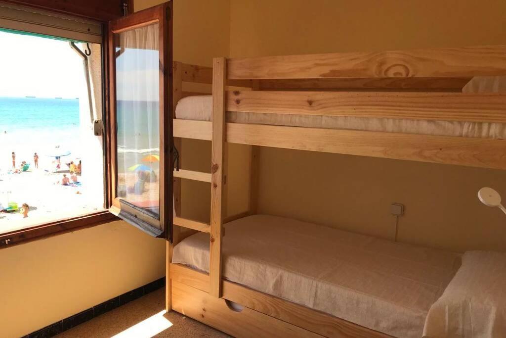 El Faro Apartaments Platja Llarga-Les Salines-Tgn 塔拉戈纳 外观 照片