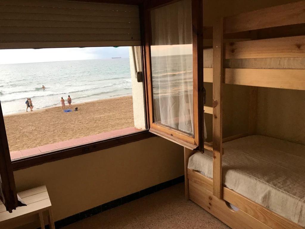 El Faro Apartaments Platja Llarga-Les Salines-Tgn 塔拉戈纳 外观 照片