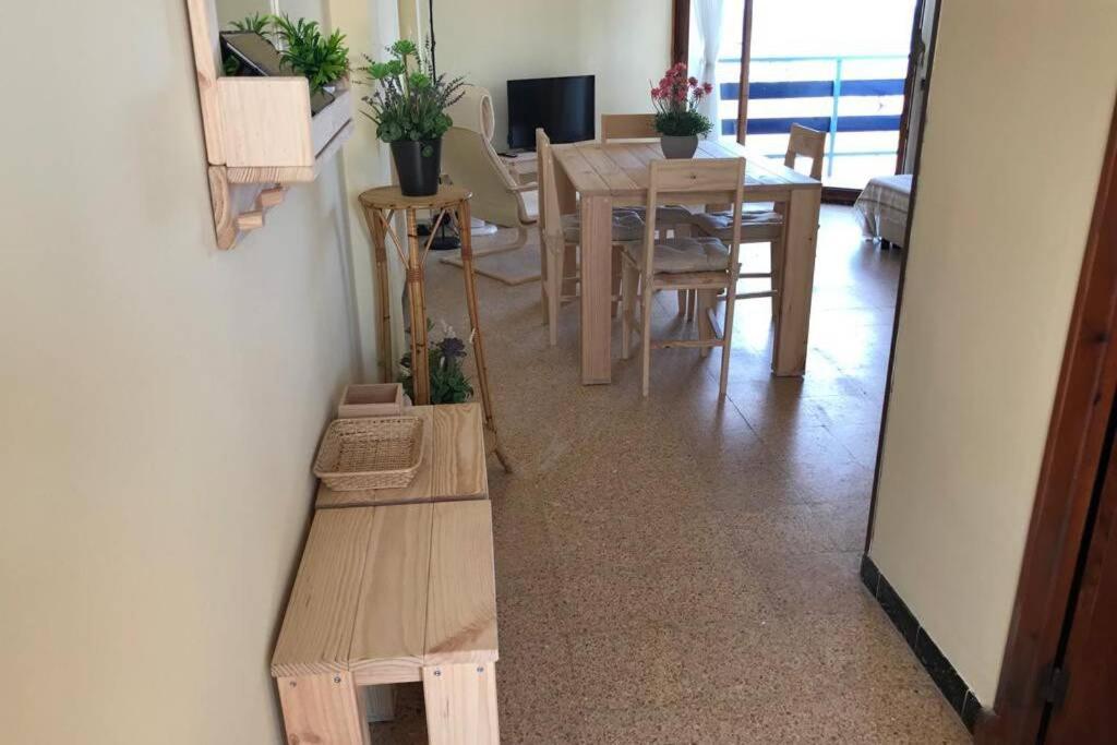 El Faro Apartaments Platja Llarga-Les Salines-Tgn 塔拉戈纳 外观 照片