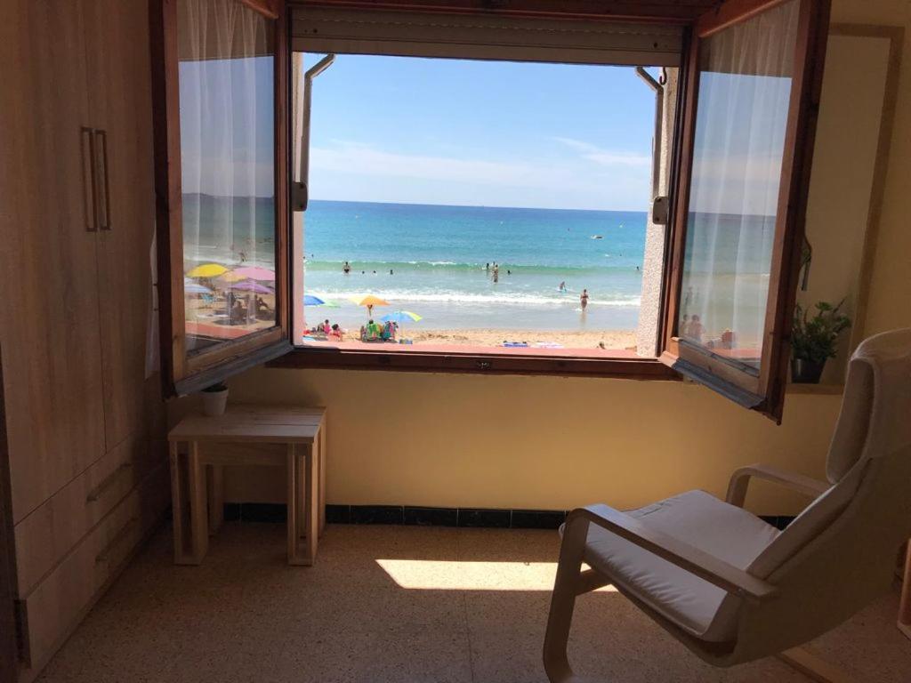 El Faro Apartaments Platja Llarga-Les Salines-Tgn 塔拉戈纳 外观 照片