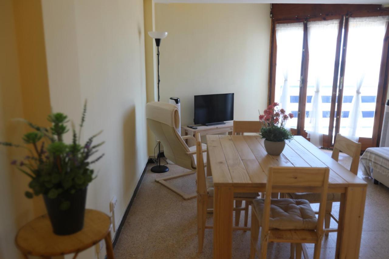 El Faro Apartaments Platja Llarga-Les Salines-Tgn 塔拉戈纳 外观 照片