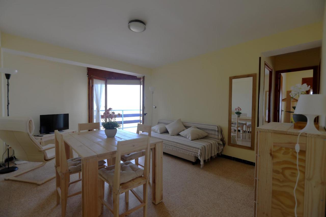 El Faro Apartaments Platja Llarga-Les Salines-Tgn 塔拉戈纳 外观 照片