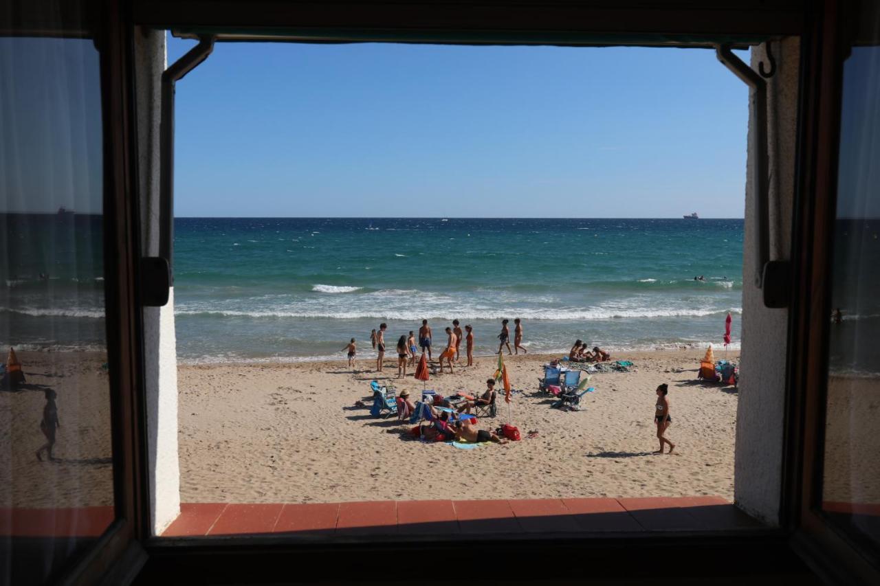 El Faro Apartaments Platja Llarga-Les Salines-Tgn 塔拉戈纳 外观 照片