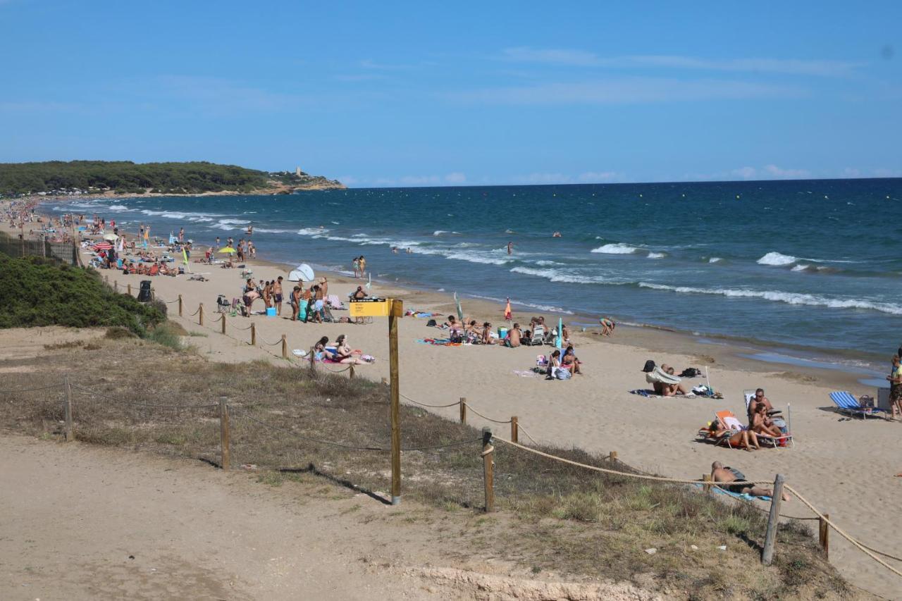 El Faro Apartaments Platja Llarga-Les Salines-Tgn 塔拉戈纳 外观 照片