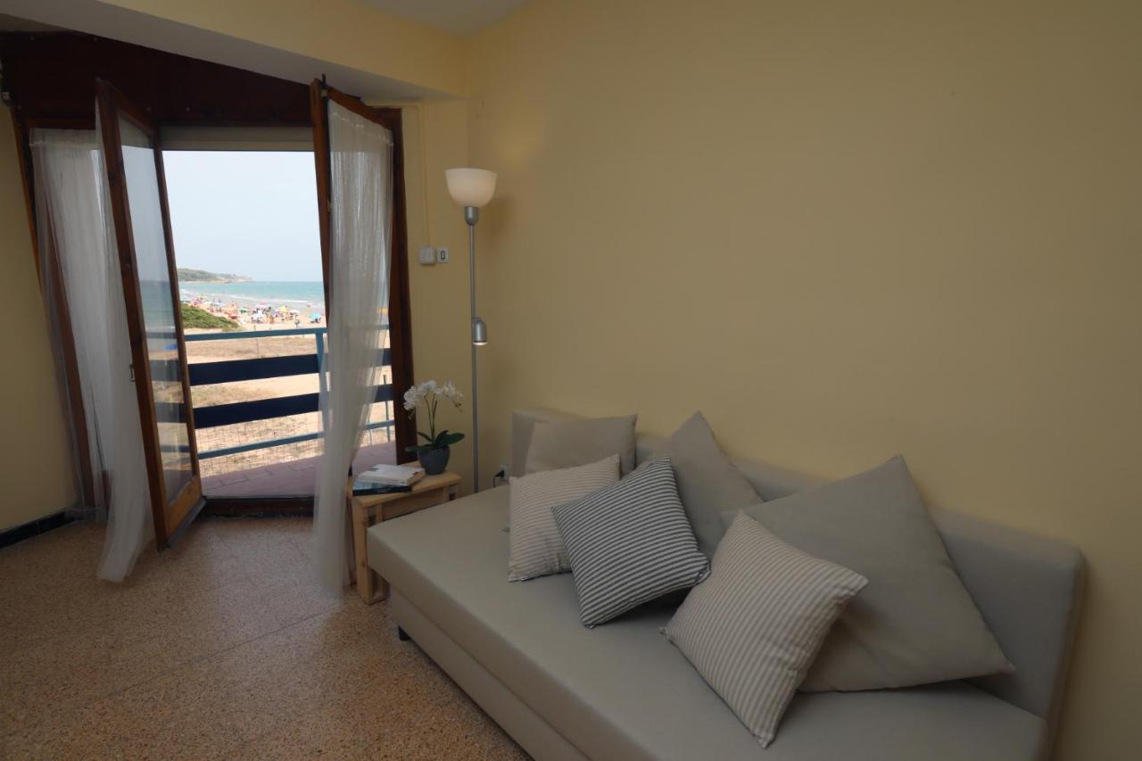 El Faro Apartaments Platja Llarga-Les Salines-Tgn 塔拉戈纳 外观 照片