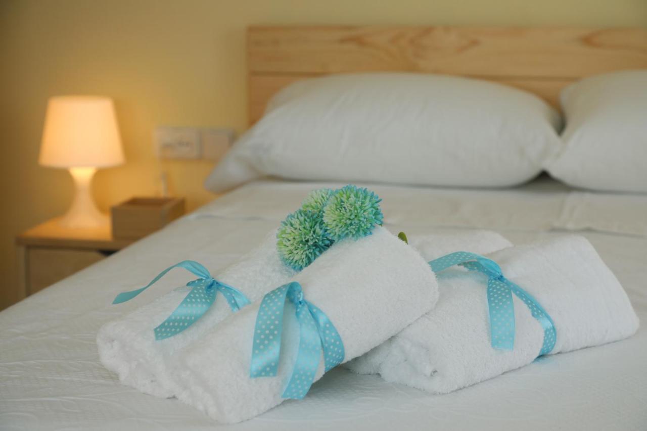 El Faro Apartaments Platja Llarga-Les Salines-Tgn 塔拉戈纳 外观 照片
